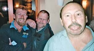 Hutchies Mag08 Nov05.indd