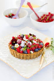 Tarte Fruits Rouges Sur Fond Aux Noix Quatre Saisons Au Jardin Tarte Aux Fruits Tarte Fruits Rouges Alimentation