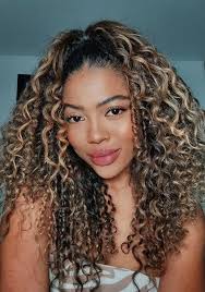 Hello, my name is Paula Parks femme/single. I am opened to making friends,  send me request.