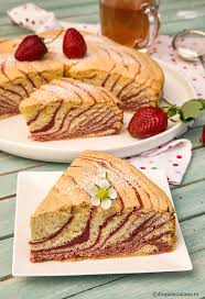 Am folosit o tava mai inalta de 25 x 30 x 7 cm (nu tava cuptorului care este de 33 x 42). Pandispan Zebra Cu Capsuni Diva In Bucatarie