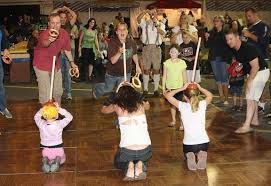 Oaks Park Oktoberfest Immer Noch Eine Familienangelegenheit East Pdx News East Eine Familienangelegenheit I Oktoberfest Festival Spiele Oktoberfest Party