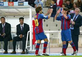 Al repasar las imágenes de un messi aniñado jugando en los juveniles del barcelona que el club difundió para celebrar los 13 años del debut en primera, se comprueba que leo tenía razón. Video Heute Vor 15 Jahren Messi Debutiert Fur Den Fc Barcelona Goal Com
