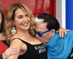 Her father is from laurenzana, and her mother was born in sant'eufemia d'aspromonte. Il Suo Fidanzato Barbara D Urso A Vuotare Il Sacco E Marta Flavi