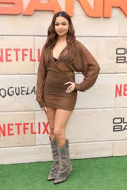 Outer Banks Star Madison Bailey Starts to Cry While Saying Goodbye to Rudy  Pankow