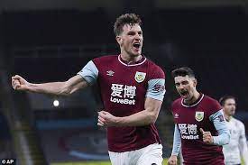 This story of a touchline spat between sean dyche and john mcginn is too good to miss. Hilarious Spat Between Sean Dyche And John Mcginn Revealed After Scot Brutally Mocked Manager S Coat Aktuelle Boulevard Nachrichten Und Fotogalerien Zu Stars Sternchen