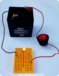 Aynı zamanda, minimum elektrik gücü tüketilir ve ışık akısı oldukça koridorda, parlak bir ışık gerekli değildir ve burada birkaç spot ışığı monte etmek yeterlidir. Anahtar Kullanarak Led Yakip Sondurme