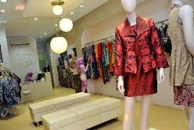 Baju batik semakin populer sejak ada peraturan seragam batik. Butik Batik Best Boutique