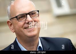 Bremen, Germany. 14th May, 2023. The CDU's top candidate for the Bremen  parliamentary elections, Frank Imhoff (center), his wife Kerstin (2nd from  left) and his children Lisa (left), Lars (2nd from right)