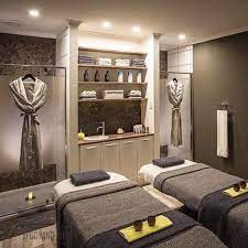 طراحی دکوراسیون سالن های آرایش و زیبایی بانوان طراحی داخلی آرایشگاه زنانه پویانو Spa Room Decor Spa Treatment Room Spa Rooms