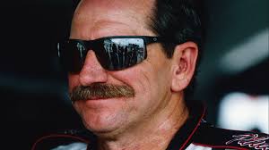 Nhìn lại chiến thắng duy nhất của Dale Earnhardt trên đường đua vòng quanh trong sự nghiệp NASCAR lừng lẫy - The SportsRush