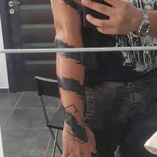 The dragon of the darkness flame (邪王炎殺黒龍波, jaou ensatsu kokuryuuha; Tattoo Uploaded By Robert Mircea Hiei Yuyuhakusho Dragon Black 685661 Tattoodo