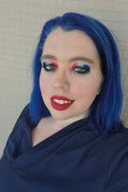 Kellie Moore's Instagram, Twitter & Facebook