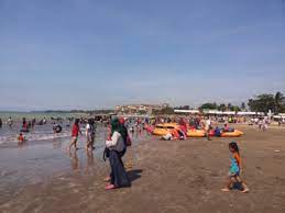 Ketemu lg sama aku di video yang berbeda, semoga kalian gak bosen yah. Pantai Pasir Putih Sirih Musafir Pagi