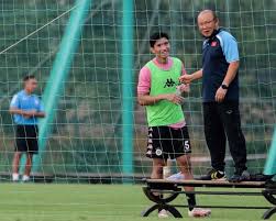 Khi thiếu vắng evan dimas, tuyển việt nam thoải mái triển khai tấn công rồi chọc thủng lưới indonesia 3 bàn không gỡ. Ä'oan VÄƒn Háº­u Cháº¥n ThÆ°Æ¡ng Liá»‡u Co Lam Kho Tháº§y Park Tin Tá»©c Má»›i Nháº¥t 24h Ä'á»c Bao Lao Ä'á»™ng Online Laodong Vn