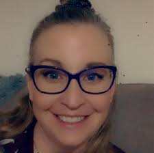 Sara making scents-independent scentsy consultant