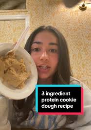 I forgot to say to add chocolate chips!! #healthyrecipes  #healthycookiedough #highprotein #proteincookiedough #highproteindessert  #proteindessert #fitcollegegirl #dormrecipe