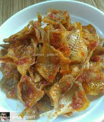 Menu masakan harian yang lezat tentu saja membutuhkan rencana matang setiap harinya biar bisa mempersiapkan segalanya dengan matang seperti belanja bahan dan bumbu ke pasar dan tentu saja harus tahu resep dan cara memasak yang baik dan benar sehingga hasilnya masakan enak sesuai ekspektasi. Ikan Asin Balado Pedas Manis Mary Memasak