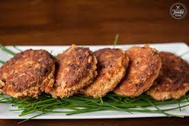 Most salmon cakes are loaded with breadcrumbs, panko, or even potatoes to bind ingredients together and to make more hearty patties. Best Ever Salmon Patties Recipe And Video Self Proclaimed Foodie