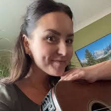 Jess Braun's Instagram, Twitter & Facebook