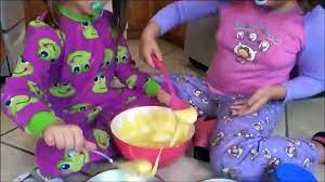 Få de seneste nyheder og bedste historier. Bad Baby Victoria Annabelle Cake Baking Fail Freak Daddy Toy Freaks Familytoy Freaks Victoria Fan Video Dailymotion