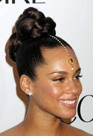 Hairstyle Ideas For Christmas Check The Article For Many Different Ideas Cheveux Alicia Keys Coiffure Mariage Tresse Coiffure Cheveux Naturels