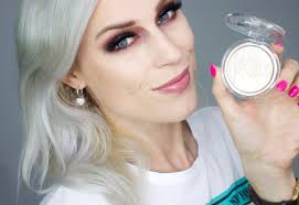 Catrice More Than Glow Highlighter