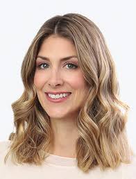 W O M E N O F I N F L U E N C E :