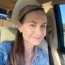 Kelly Dotts's Instagram, Twitter & Facebook