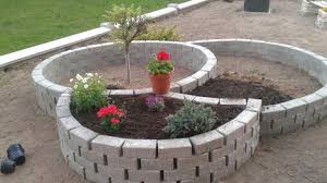Die Perfekte Inspiration Fur Einen Mini Garten Vor Dem Haus Fur Nur 50 Cooletipps De Mini Garten Garten Garten Landschaftsbau