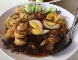 Juga panas bumi, minyak dan gas, serta industri petrokimia menjadi andalan jawa barat. 34 Makanan Dan Minuman Khas Bandung Yang Wajib Dicoba