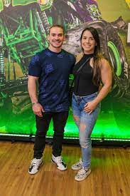 Maybe you would like to learn more about one of these? Danton Mello Com A Esposa E Os Filhos Curtem O Espetaculo Monster Jam Em Sao Paulo So Famosos