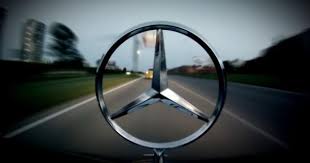 Mercedes Benz Logo Emblem The Loveliest Thing To Have On Your Bonnet Fond Ecran Voiture Voiture Mercedes Ecran Voiture