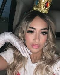 Becca Key's Instagram, Twitter & Facebook