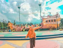 Harga tiket masuk taman safari cisarua bogor harga tiket taman safari siang atau malam adalah sama. Tiket Masuk Little Venice 2021 Jam Buka Spot Foto