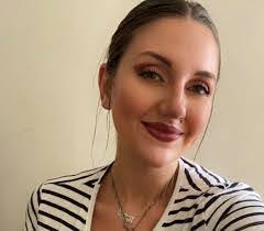 Alisha Bateman's Instagram, Twitter & Facebook