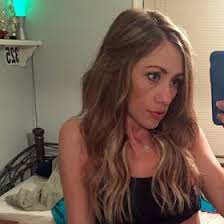 Shelley Thorne's Instagram, Twitter & Facebook