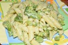 Pui cu broccoli si smantana. Penne Cu Broccoli Si Sos Alb De Branza Mondocucina Ro