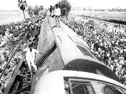 killed in Howrah-Danapur train crash ...