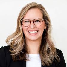 Sara Wille's Instagram, Twitter & Facebook