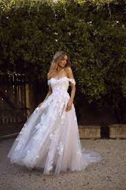 Elora Ml8518 Sweetheart Neckline Ball Gown In Floral Lace And Tulle With Detachable Straps White Beach Wedding Dresses Ball Gowns Wedding Wedding Dresses Lace