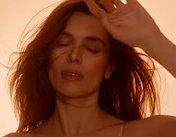 Lisa Marie Oreseley Projects :: Photos, videos, logos, illustrations and  branding :: Behance