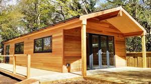 Chalets Bokit Fabricant De Batiment En Kit Arthabaska Chalet Roof Design Garden Office Backyard Patio Designs