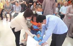 719,068 likes · 63,152 talking about this. LÆ°Æ¡ng Y Vo Hoang Yen Tiá»ƒu Sá»­ Sá»± Nghiá»‡p Kham Chá»¯a Bá»‡nh