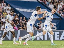 Strasbourg et troyes sont les deux seules équipes à ne pas avoir inscrit le moindre point depuis le début de la saison. K8xfhpcl55egzm