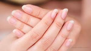 Gak Cuma Cantik, Ini Lho 5 Manfaat Penting Merawat Kuku!