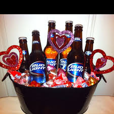 If you ask me, i think we gals have the market cornered on valentine's day gifts. Amazing Diy Valentines Day Gift Baskets For Him Stylingo