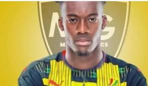 Black Stars🇬🇭 and former Palermo, Empoli, Parma, Torino and Yeni  Malatyaspor midfielder, Afriyie Acquah is set to join Ghana Division One  side, Nsuatreman FC. Negotiations are underway. Credit: Frank Agyam ✍️