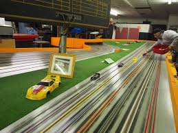 Step Inside Nyc S Competitive Slotcar Racing Scene Ars Technica