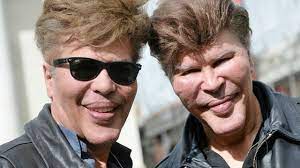 Les Freres Bogdanov Photos Facebook
