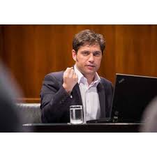 El encargado de contar lo ocurrido fue un usuario de twitter, que observó lo que kicillof no, pero que uno de sus hijos sí. Axel Kicillof Fue Agredido Cuando Llevaba A Su Hijo A La Escuela